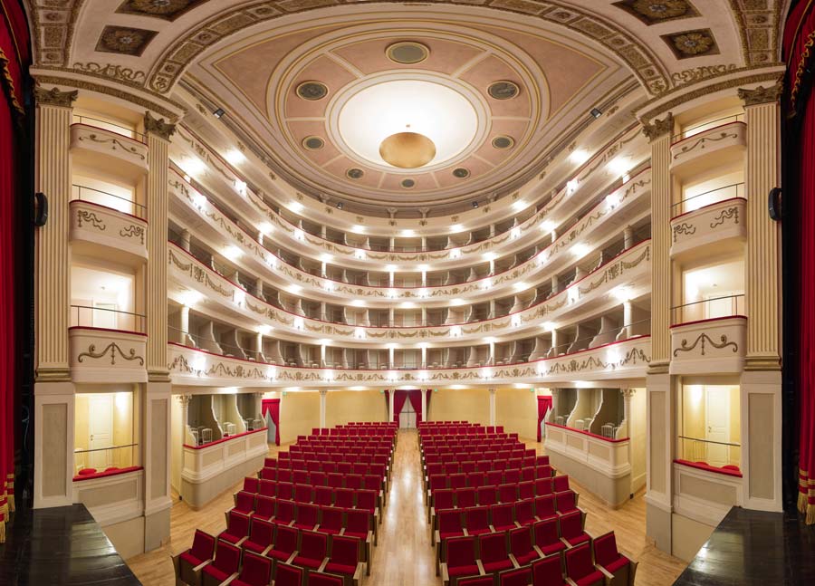 Sala interna del teatro di Camogli