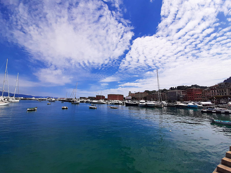 Blick auf den kleinen Hafen von Santa Margherita Ligure