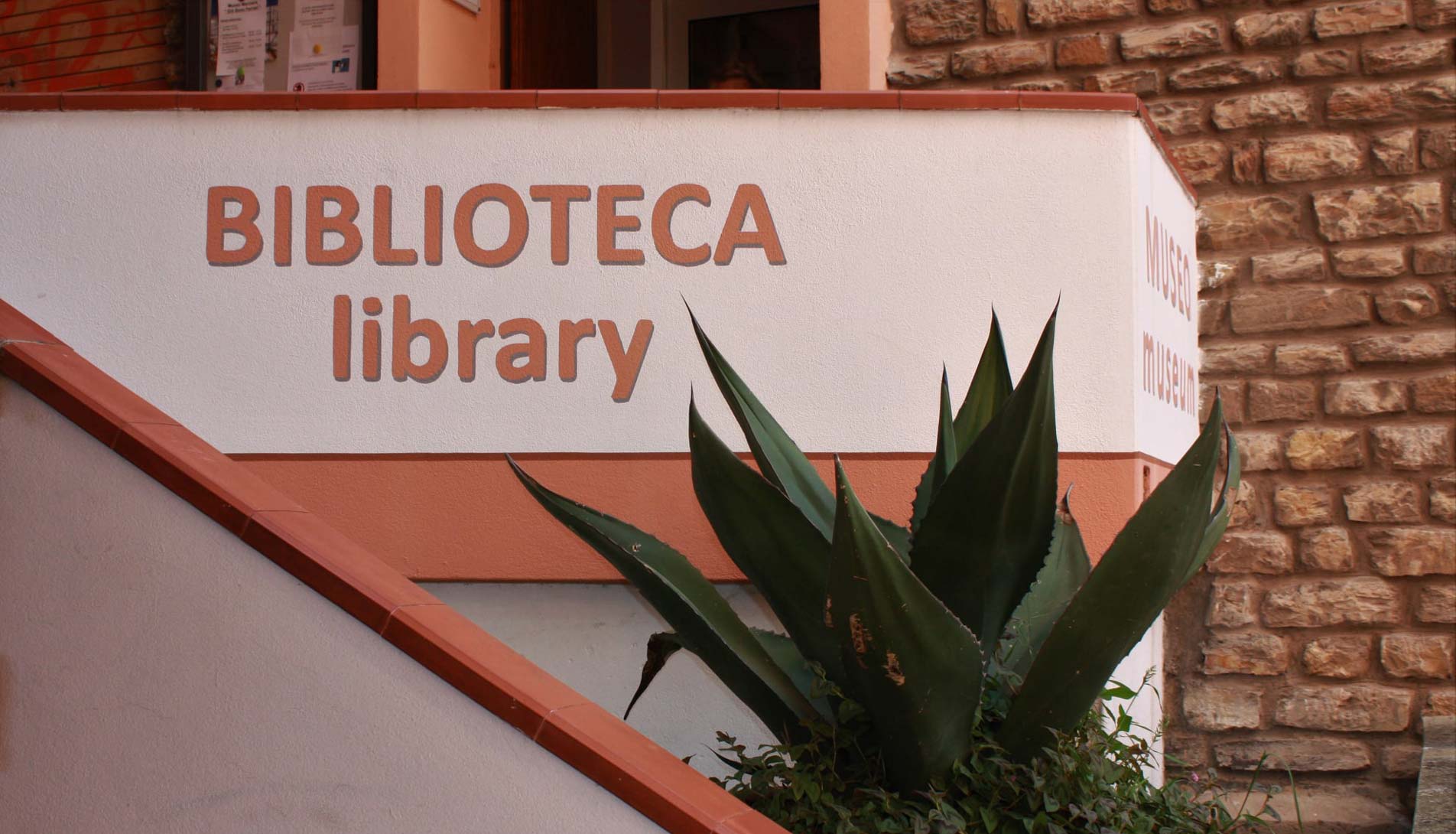 Exterior of the Camogli library